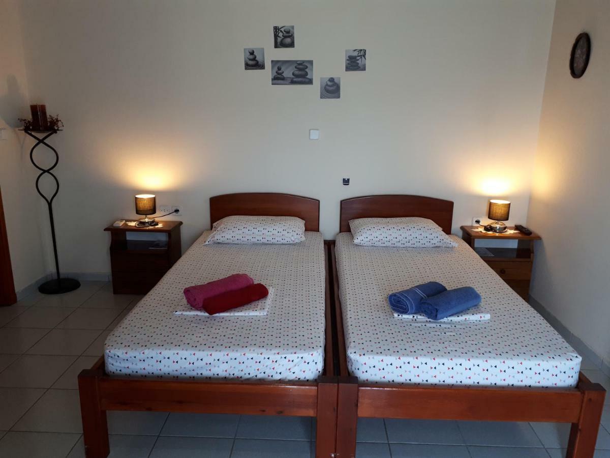 Galaxy Rooms Xi Beach المظهر الخارجي الصورة